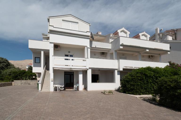Apartments by the sea Pag - 24467 - B&B Pag