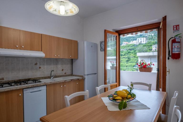 Casa Nonna Angela- Relax & Parcheggio Privato - B&B Minori
