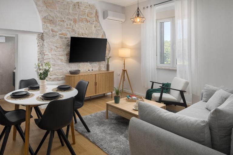 Apartment AN - Rooftop Terrace in the Heart of Pula - B&B Pula