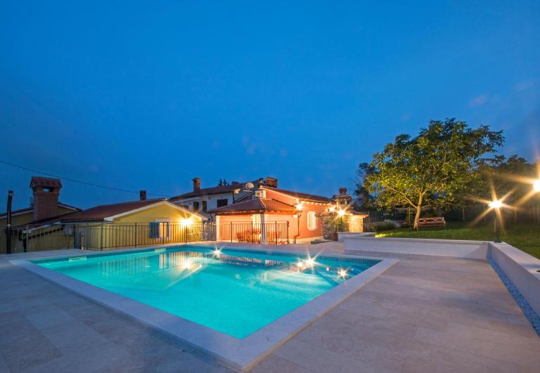 Villa Maslina, a charming and private villa 15 km from the sea - Chambres d'hôtes Pićan