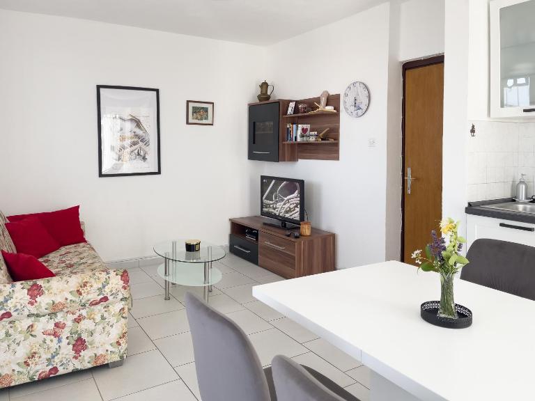 Apartment Nery - Ferienwohnung Ravni