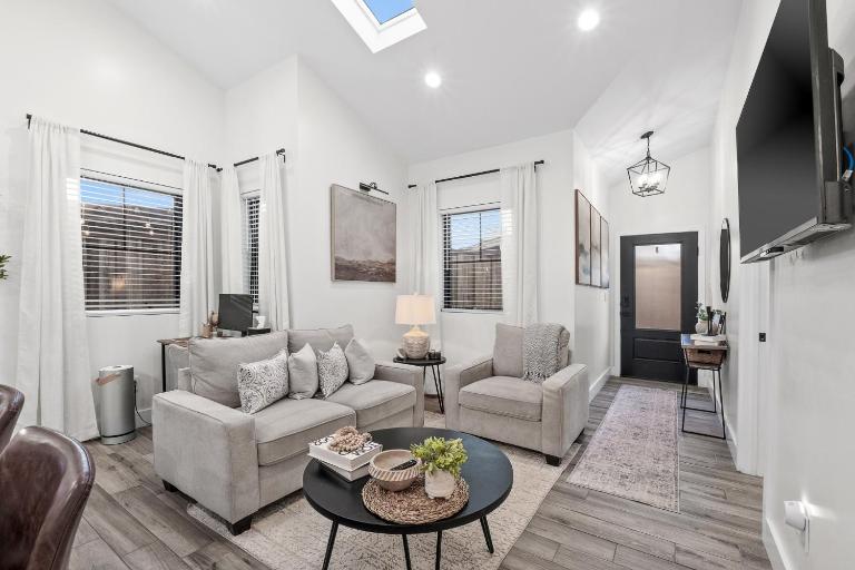 Modern Silicon Valley Oasis 2BR Lux Kitchen EV - B&B San Jose
