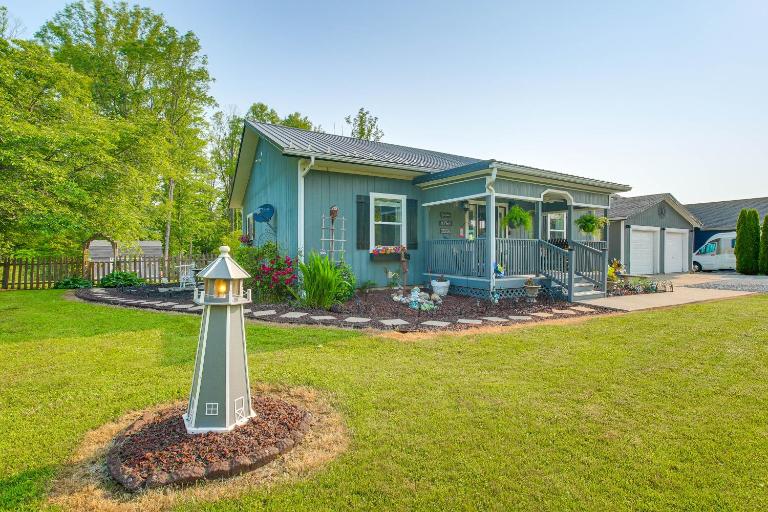 Hot Tub & Fire Pit: Rockbridge Getaway! - B&B Rockbridge