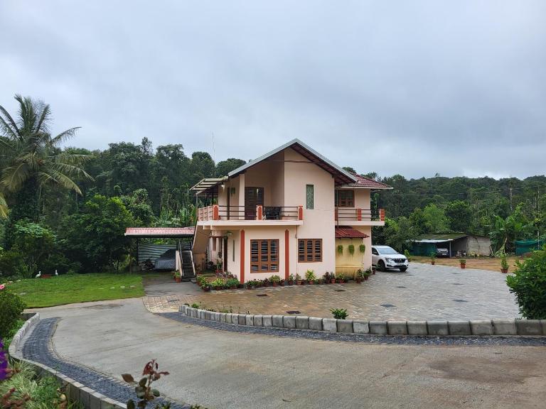 GoodVibes Homestay - 3BH, Home Food, Coffee Estate - B&B Chikmagalūr