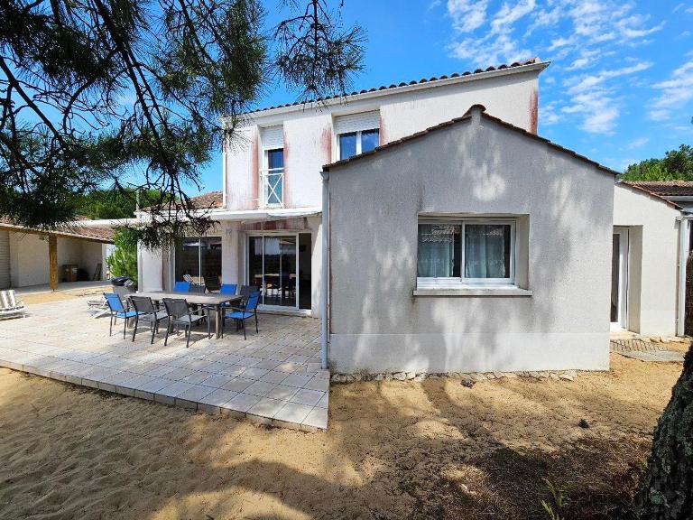 Maison spacieuse proche plage pour 9 personnes - FR-1-476-137 - Ferienwohnung La Faute-sur-Mer