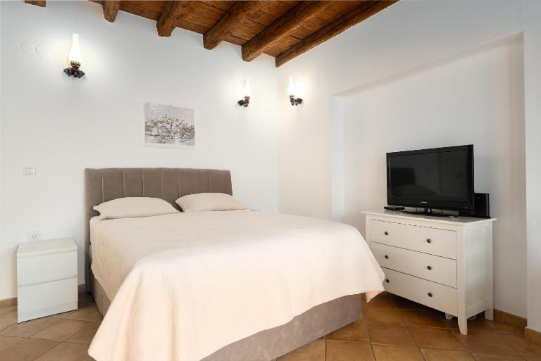 Studio Apartment Ana - Bed and Breakfast Vrsar