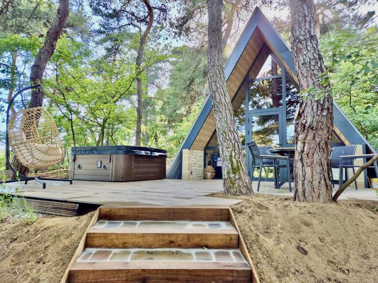 Chalet CanopéA 28 m2 au Domaine CollinéA - Chambres d'hôtes Bathernay
