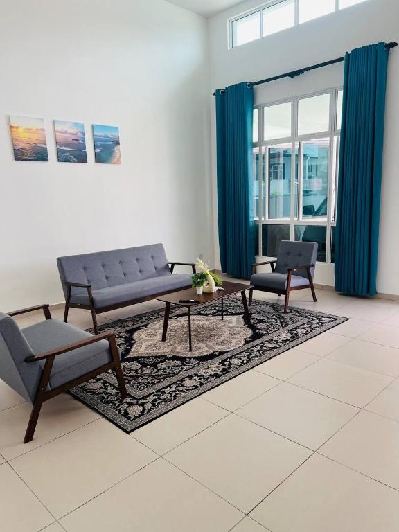 Izzara Homestay - B&B Merlimau