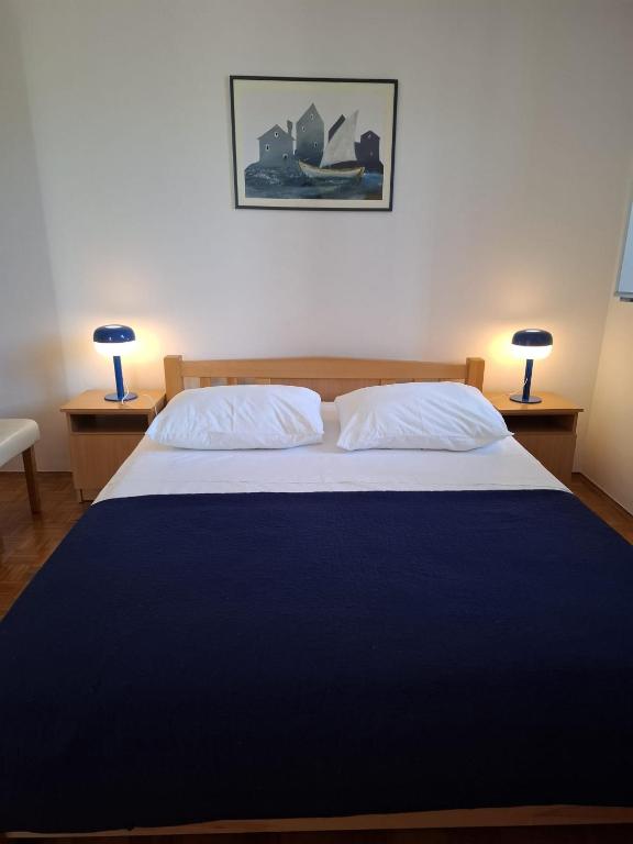 Balcony apartment with a sea view in town center - Ferienwohnung Bol