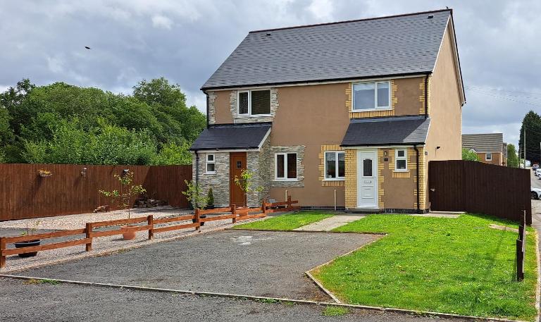 Elm Grove - B&B Hirwaun