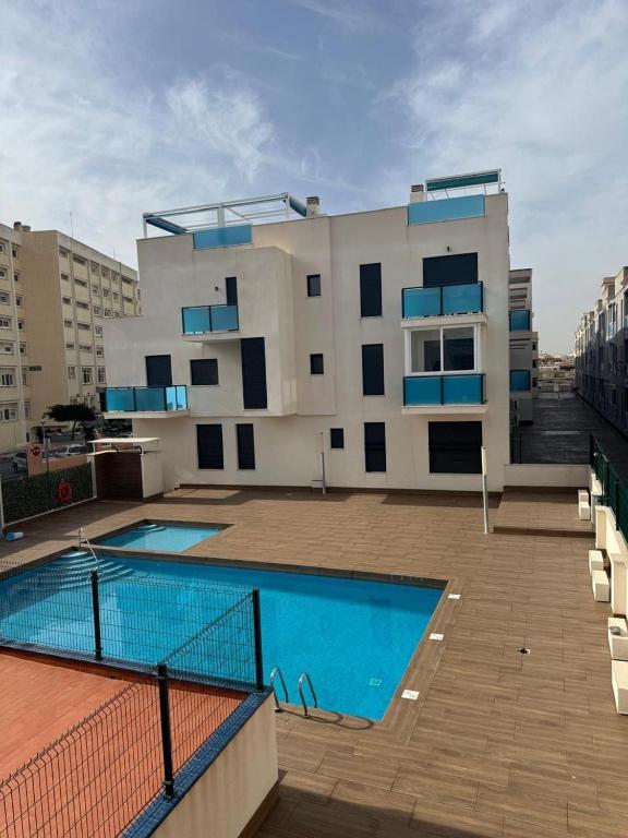 Cozy flat with the swimming pool - Chambres d'hôtes Torrevieja