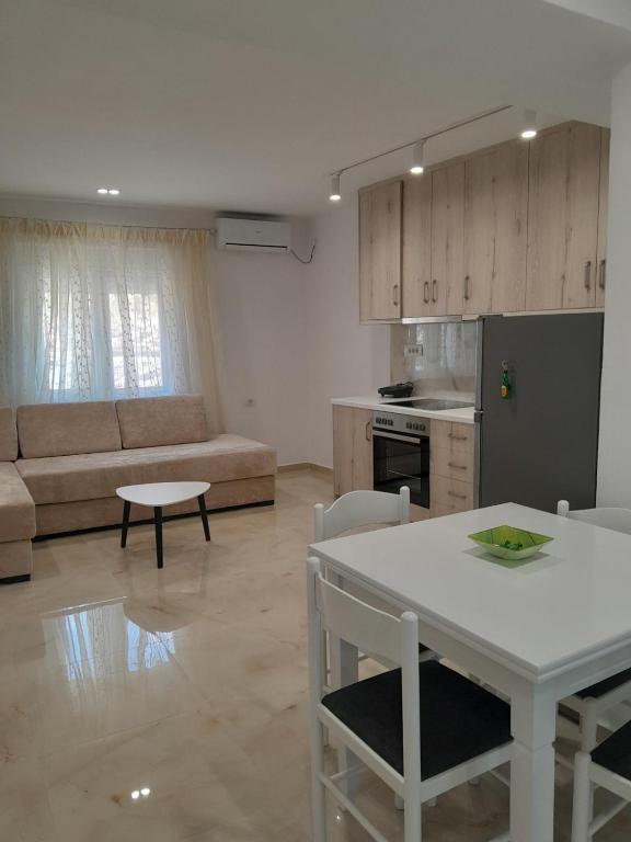 Mamos Apartment - Chambres d'hôtes Saranda