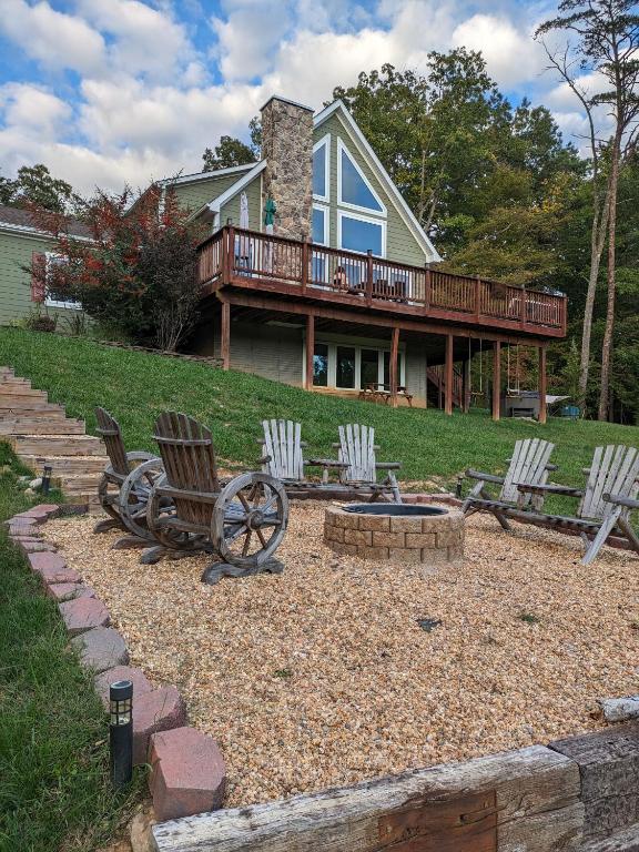 Shenandoah Thunder Chalet Guest Suite - B&B Front Royal