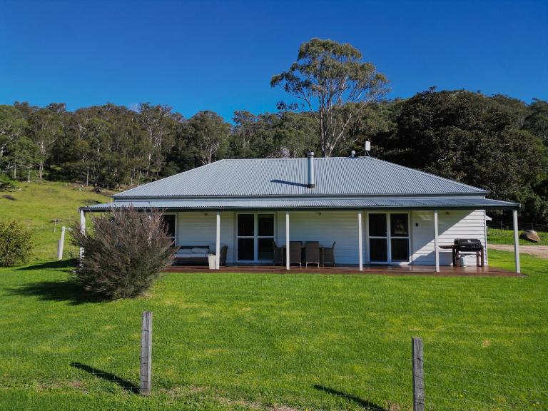 Tilba Farm Farmhouse - Bed and Breakfast Central Tilba