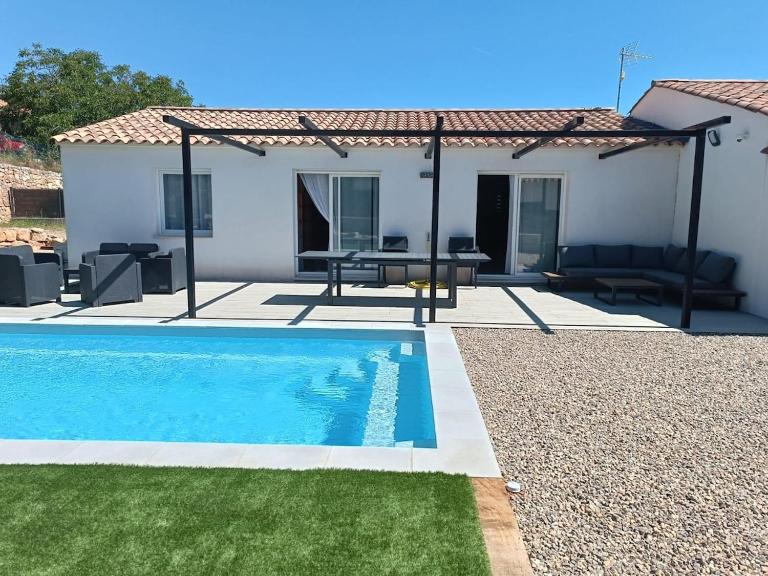 Villa avec piscine et terrain de pétanque - Bed and Breakfast Trans-en-Provence