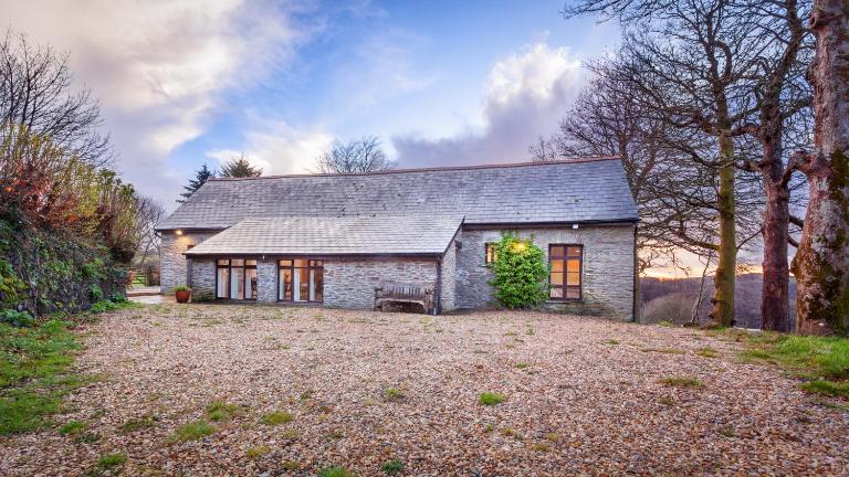 North Devon Coast Near Lynmouth -Sleeps 9 - Chambres d'hôtes Countisbury