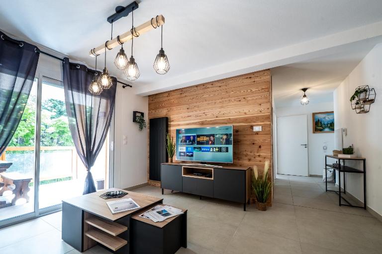 Appartement Neuf à 50 m du Télécabine Prorel 4 personnes box ski et garage privé - B&B Briançon