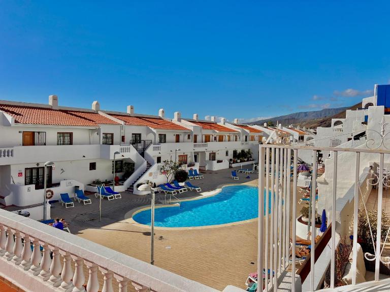 Port Royale 257 WiFi Pool - Bed and Breakfast Los Cristianos