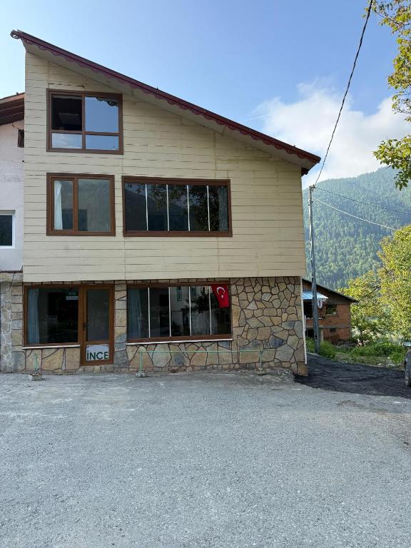 İnce House - Chambres d'hôtes Uzungöl