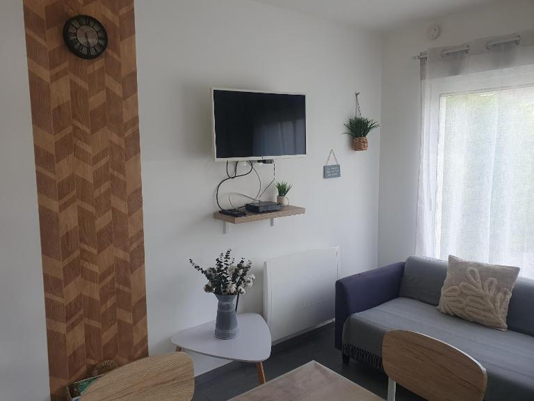 L'Echappée Verte - Guînes, maison 2 chambres à 25min du Site des 2 Caps - B&B Guînes