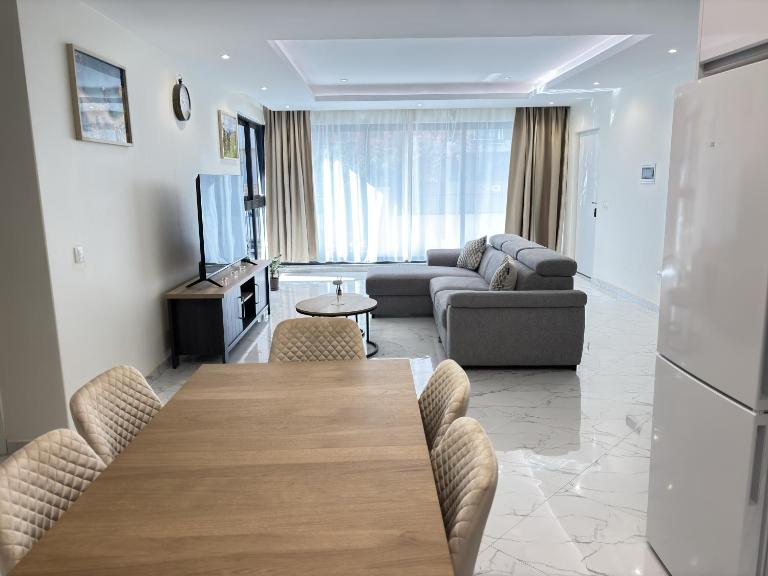 Relax and Stay in Praia Spacious 3bdr Apartment - Bed and Breakfast Praia