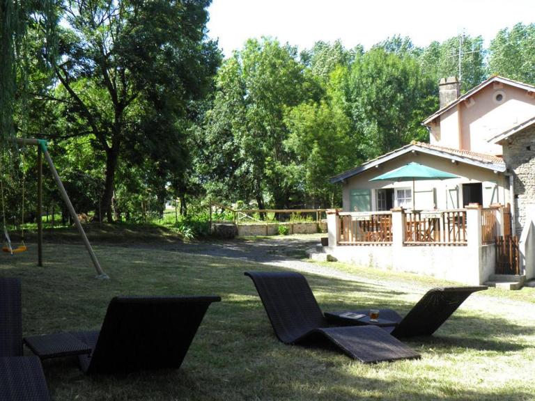 Gîte de caractère avec étang privé, jardin clos et cheminée, parfait pour les familles - FR-1-426-121 - B&B Payré-sur-Vendée