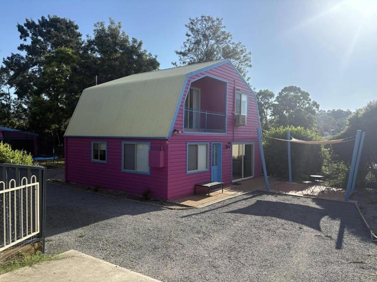 The Rainbow House - B&B Dungog