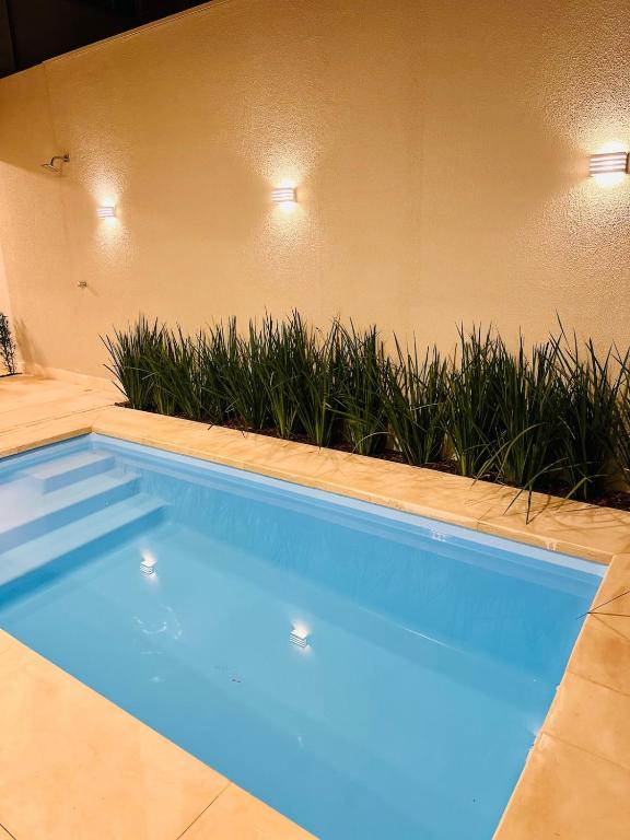 Lindo sobrado central com piscina aquecida - Chambres d'hôtes Cascavel