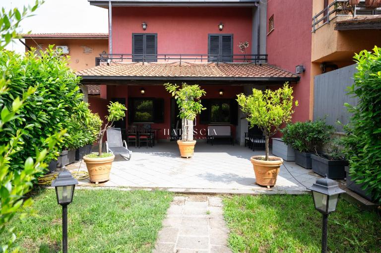 Natuscia Trevignano Platani Villa with Garden - Ferienwohnung Trevignano Romano
