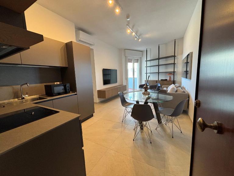 CN018 - Cesenatico, elegante quadrilocale fronte mare con posto auto - Ferienwohnung Cesenatico