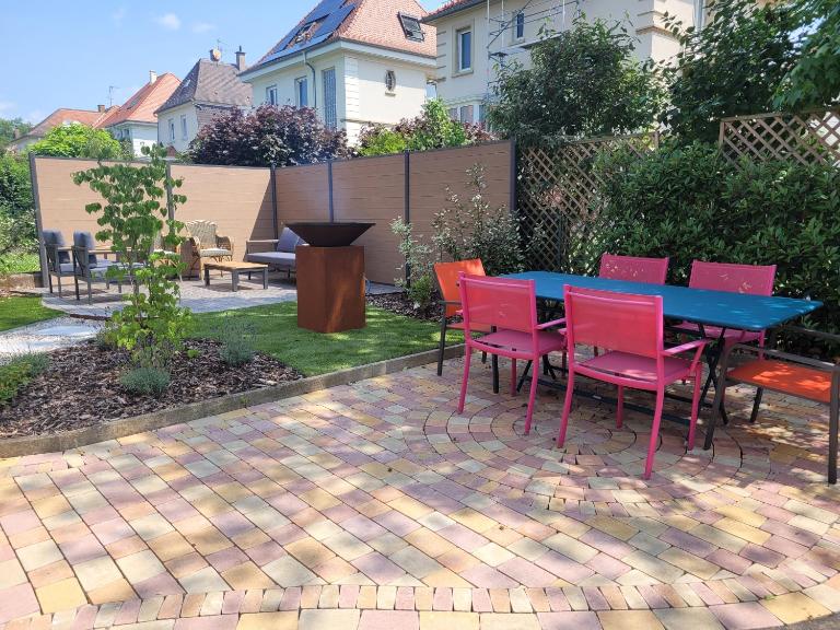 Le cocon d'Emma, appartement climatisé avec jardin et terrasse privé, parking - Ferienwohnung Straßburg