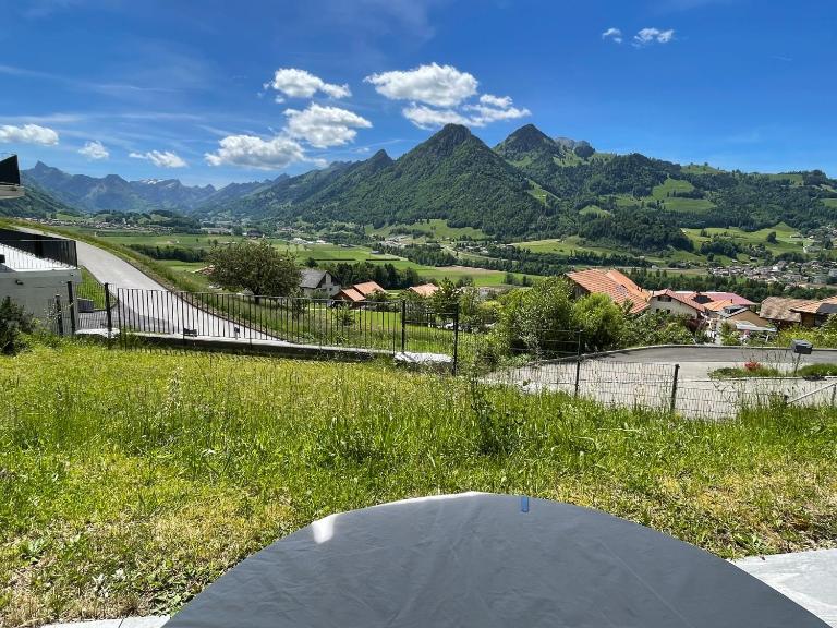 Au Chant des Grillons - studio ensoleillé en Gruyère - Bed and Breakfast Estavannens Dessous