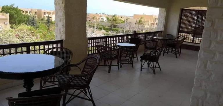 Four bed rooms chalet in marina 7 - Bed and Breakfast El Alamein