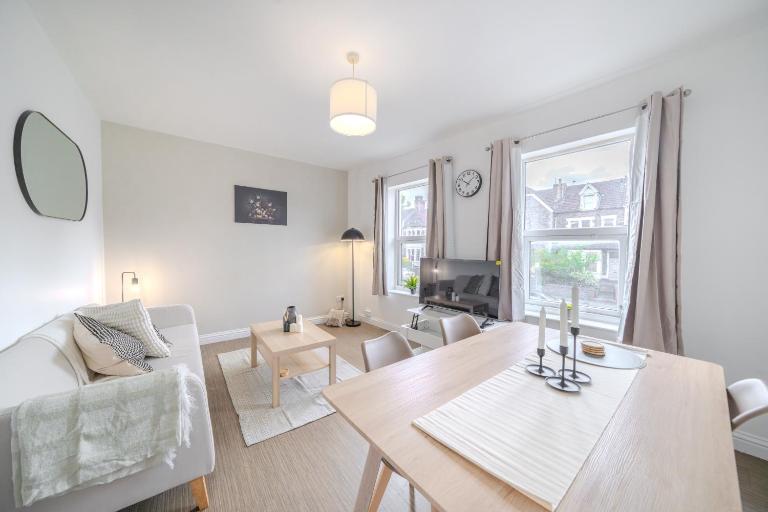 351B Fishponds Road - B&B Bristol