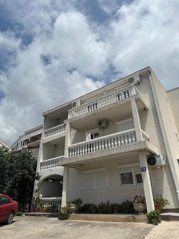 Julija- soba sa razdvojenim krevetima - B&B Petrovac na Moru
