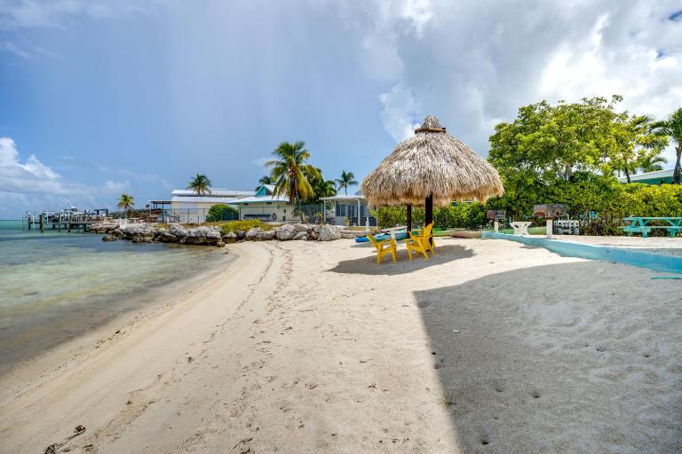 Walk to Beach: Florida Keys Gem w/ Ocean Views - B&B Layton
