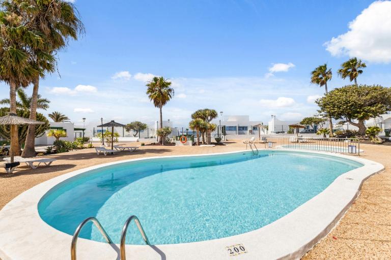 Apartamento BANDAMA nº 5, recién renovado, newly renovated bungalow, Los Pocillos, Tías - Bed and Breakfast Puerto del Carmen