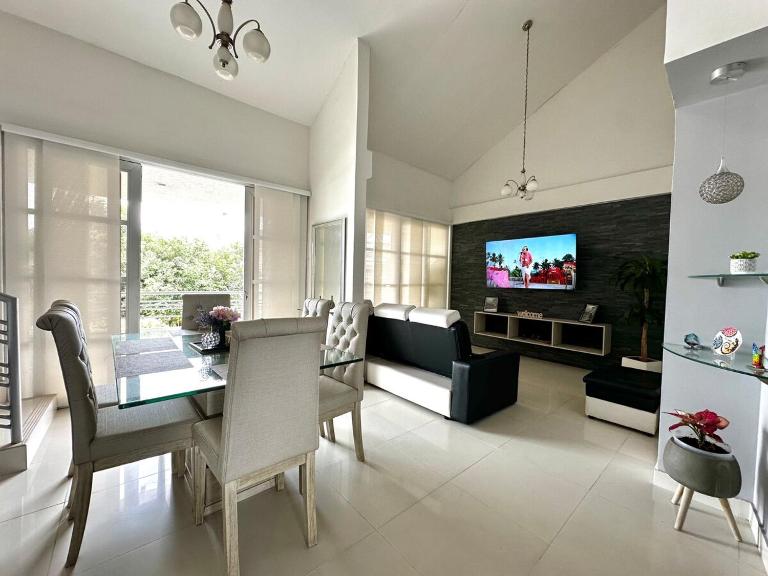 Amplio, Fresco y Tranquilo Apto - B&B Neiva