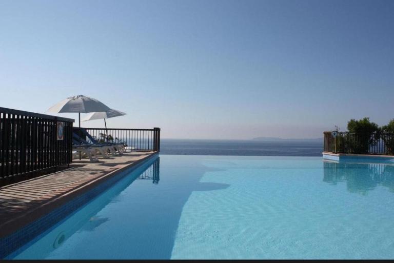 Mazet vue mer et piscine chauffée - Ferienwohnung Le Lavandou
