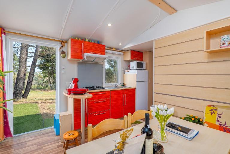 Glamping Frog Farm - B&B Foz do Sousa