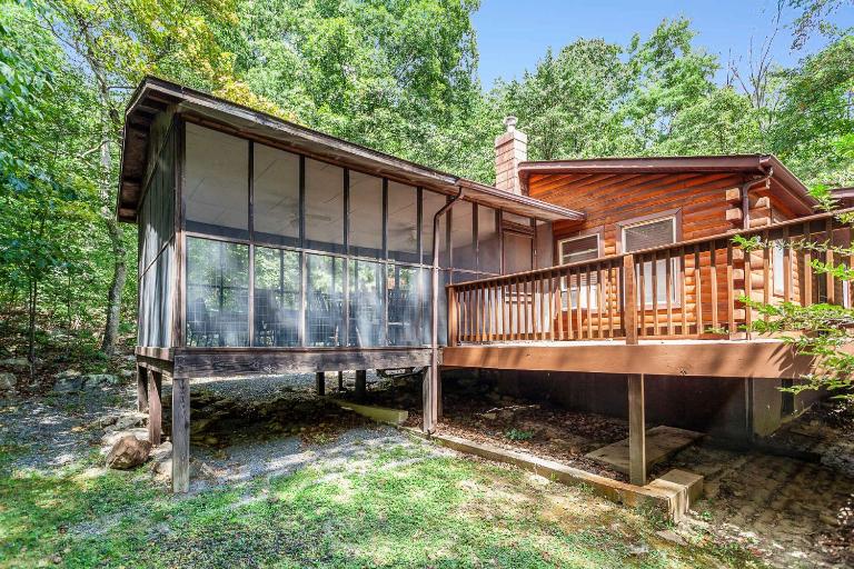Private w Screened Porch, Deck & Dog-Friendly! - B&B Luray