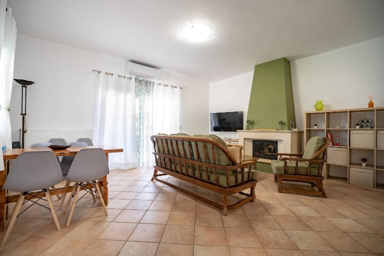 G&A Family Home near the Beach by MΡS - Chambres d'hôtes Néa Mákri