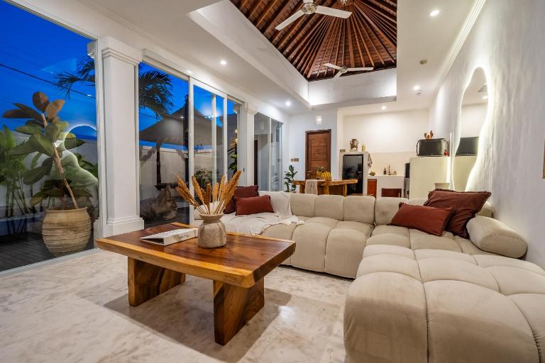 Villa Ullah - 2 Bedroom with a Private Pool - B&B Canggu