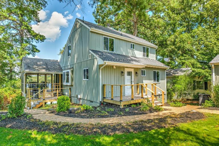 River Refresh - Waterfront with Spa on Placid Bay Luxury Vacation Rental by B Michaels Escapes - B&B Colonial Beach