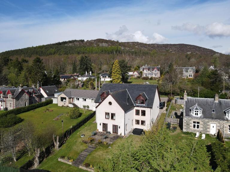 Old Distillery Lodge - Bed and Breakfast Kingussie