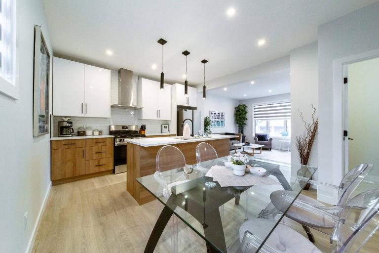 RomanticStylish|FreeWifi|KingBed|WEM|parking - B&B Edmonton