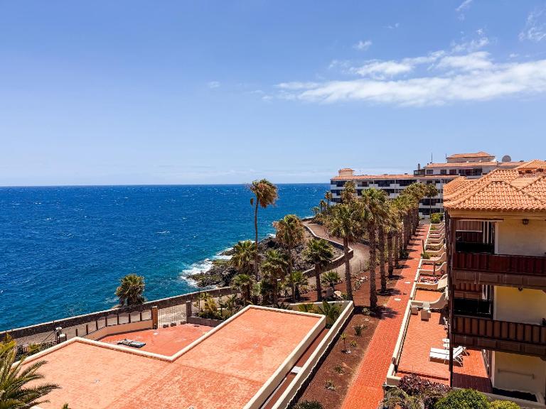 Magnificent Balcon with Sea and Pool View - Ferienwohnung Costa del Silencio