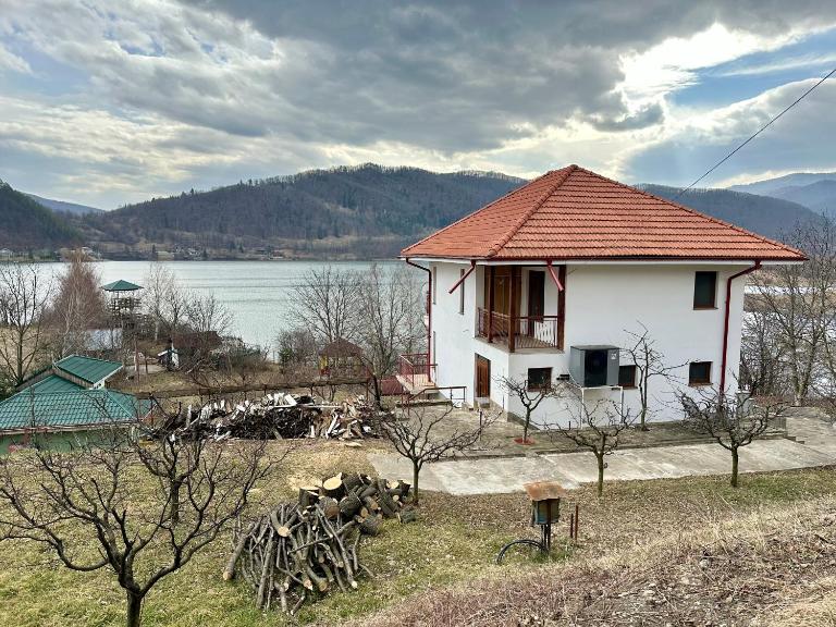 Lake House - B&B Alexandru cel Bun