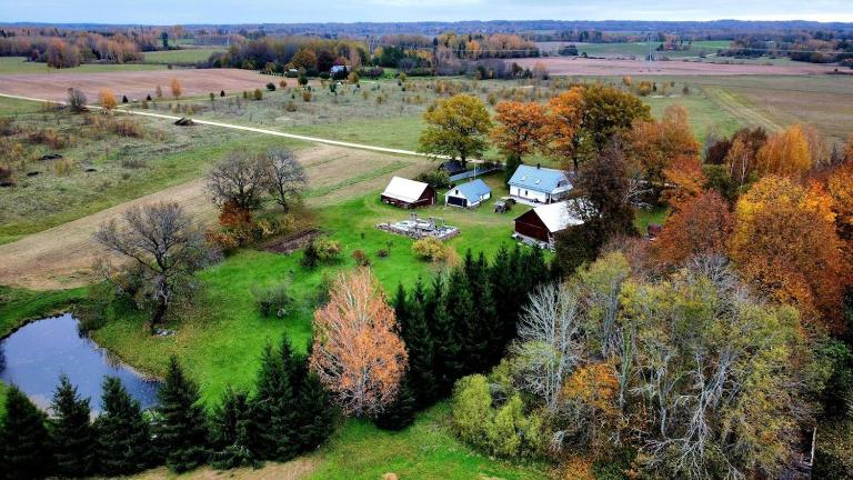 Cozy, private country home with a garden and sauna - B&B Põru