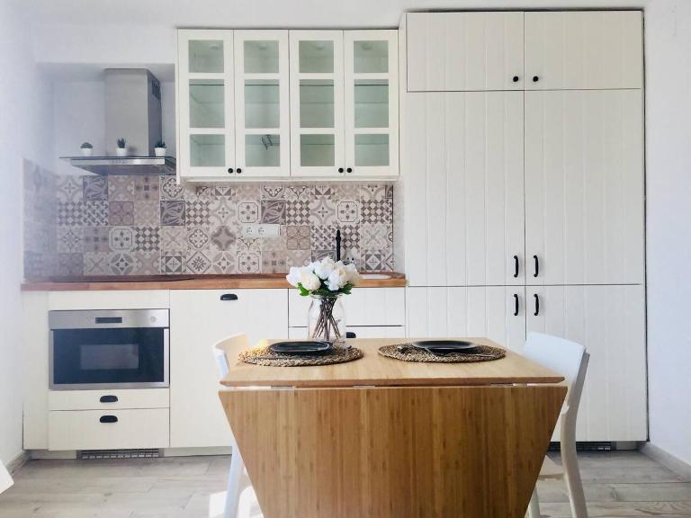Stunning & Stylish Apartment In Cadaqués - B&B Cadaqués